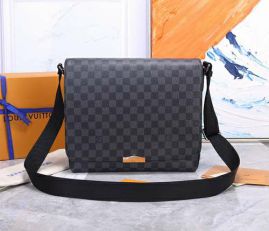 Picture of LV Mens Bags _SKUfw104292849fw